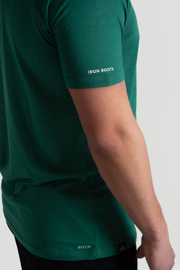 Iron Roots groen sustainabel sportswear t-shirt close up